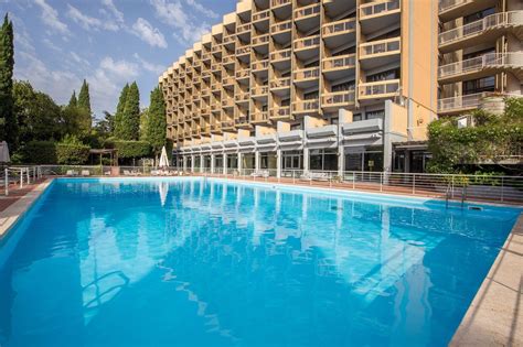 MIDAS PALACE HOTEL $110 ($̶1̶4̶2̶) .